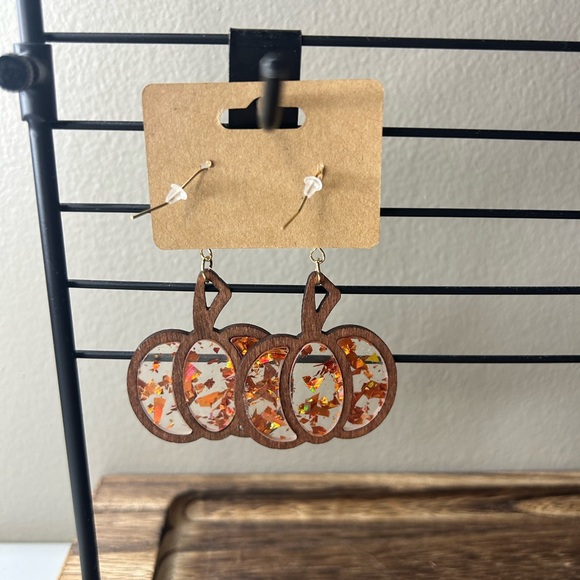 Boho Chic Gorgeous Fall Thanksgiving Pumpkin Dangly Earrings Shiny Leaves NEW - Picture 2 of 2